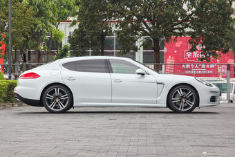 2014款保时捷Panamera 4S Sport Edition 3.0T自动