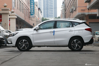 2016款比亚迪宋1.5TI手动尊贵型