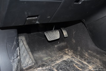 2016款奔腾B90 1.8T自动尊贵型十周年纪念版