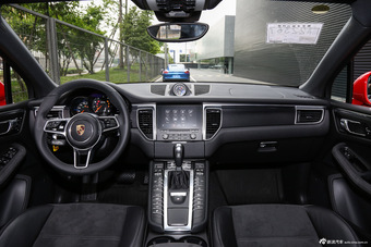 2017款Macan GTS 3.0T自动图片