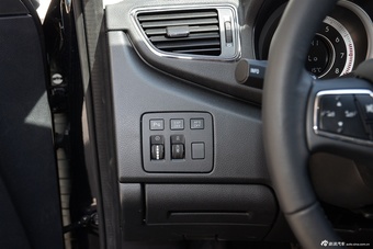 2016款奔腾B90 1.8T自动尊贵型十周年纪念版