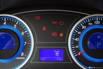 2015款吉利EC8 2.0L自动精英型