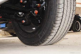 2015款比亚迪S7升级版2.0T自动尊贵型