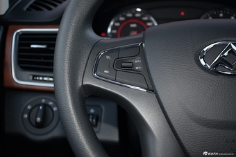 2016款上汽大通G10 2.0T自动精英版