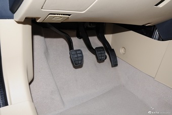 2015款绅宝D20两厢1.5L手动乐天版