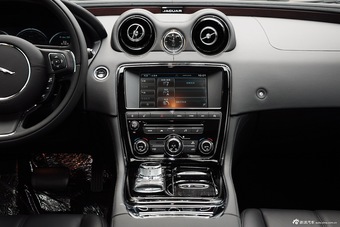 2015款捷豹XJL2.0T两驱典雅商务80周年典藏版