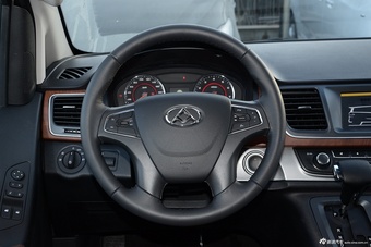 2016款上汽大通G10 2.0T自动行政版