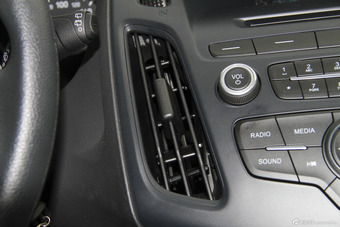 2015款福克斯两厢1.6L自动舒适型