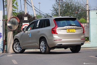 2015款沃尔沃XC90 2.0T T6智雅版