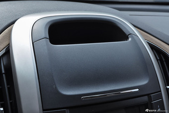 2013款宝骏630 1.5L手动精英型