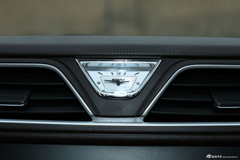 2015款五菱宏光S1 1.5L手动标准型