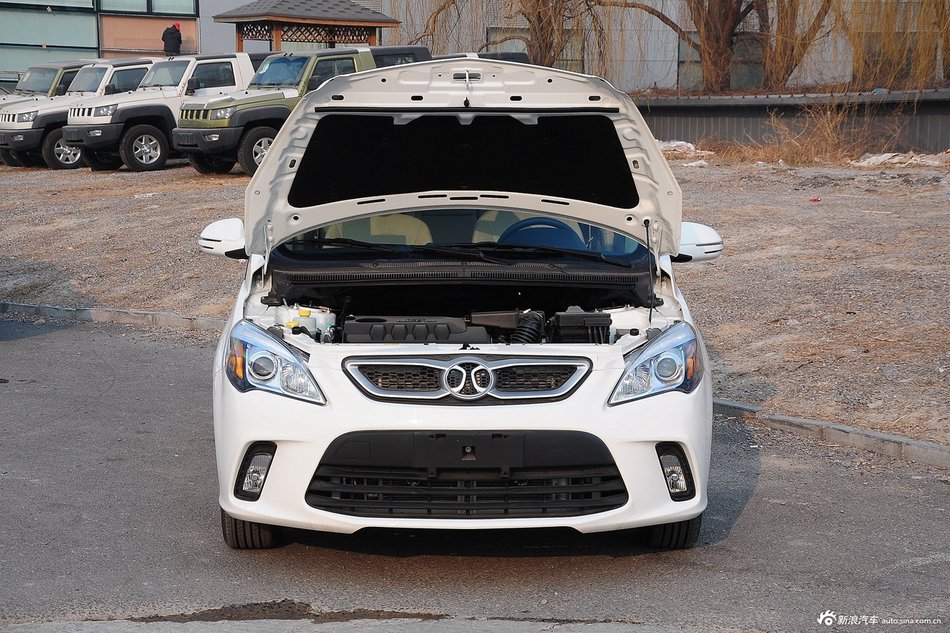 2015款绅宝D20两厢1.5L自动乐享版