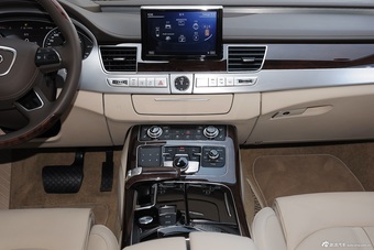 2014款奥迪A8L W12旗舰 版