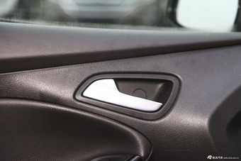 2012款福克斯两厢1.6L自动风尚型