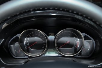 2013款中华H330 1.5L自动舒适型