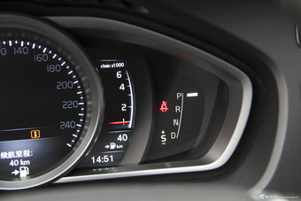 2016款沃尔沃V40 1.5T自动 T3 智逸版