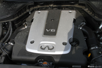 2015款英菲尼迪Q70L 2.5L豪华版