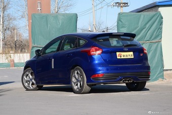 2015款福克斯ST 2.0T手动标准版