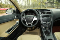 2015款海马福美来1.6L手动悦尚型