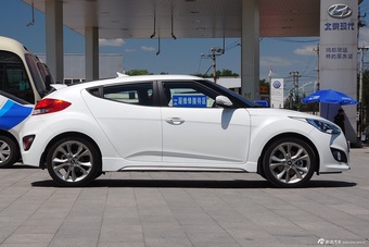 2015款现代飞思 1.6T自动尊享版