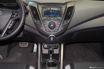 2015款现代飞思 1.6T自动尊享版