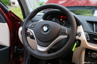 2014款宝马X1 xDrive20i X设计套装