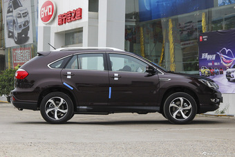 2015款比亚迪S7升级版2.0T自动尊贵型