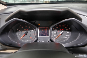 2013款风云2 1.5L手动掀背锐意版