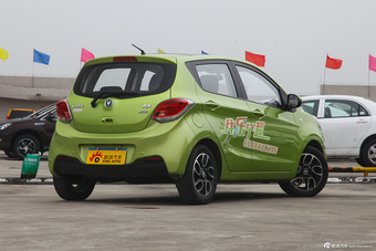 2015款奔奔1.4L手动天窗版国4