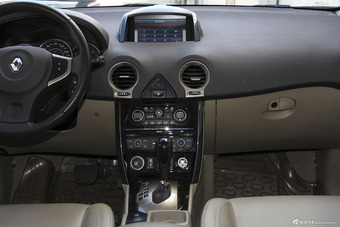 2014款雷诺科雷傲2.5L四驱豪华版