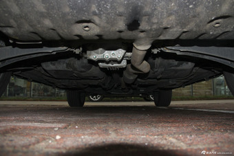 2014款指南者改款2.4L四驱豪华导航版