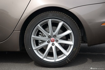 2016款捷豹XJL 3.0L自动SC四驱全景商务版