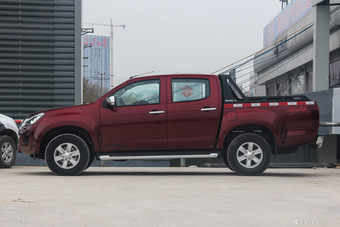 2015款五十铃D-MAX 2.5T自动四驱超豪华型