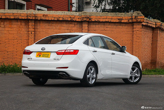 2014款奔腾B70 2.0L手动豪华型