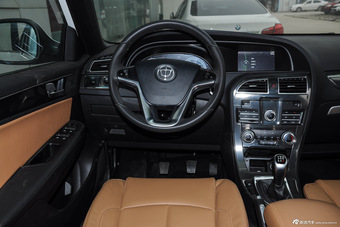 2014款中华V5 1.6L手动豪华型