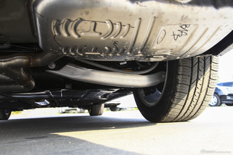 2013款君越2.4L SIDI自动精英舒适型