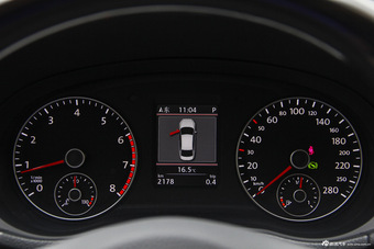 2015款帕萨特2.0T自动DSG至尊版