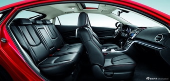 2015款睿翼轿跑2.0L自动豪华版