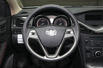 2014款奔腾B70 2.0L手动豪华型