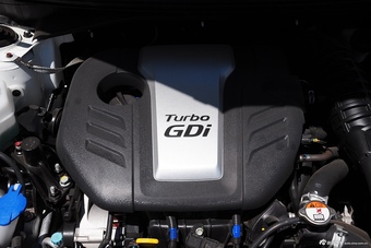 2015款现代飞思 1.6T自动尊享版