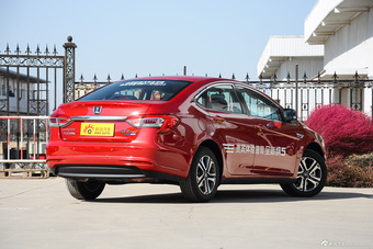 2015款纳5 1.8T自动智慧型