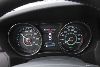 2016款北汽新能源EU系列EU260 电动