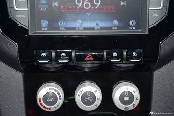 2016款北京BJ40L 2.3T自动四驱尊享版