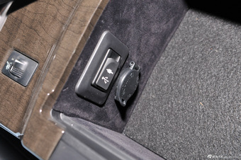 2013款锐志2.5V自动尚锐版