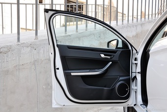 2015款观致3都市SUV 1.6T自动炫动派