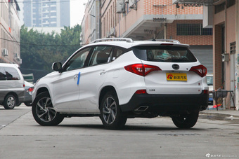 2016款比亚迪宋1.5TI手动尊贵型