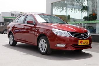 2013款宝骏630 1.5L手动精英型