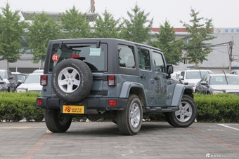 2014款牧马人2.8TD撒哈拉四门版