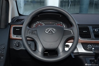 2016款上汽大通G10 2.0T自动精英版