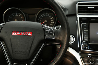 2015款哈弗H6运动版1.5T自动两驱豪华型